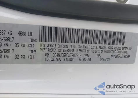 2018 Jeep Compass Latitude 4X4 z USA, uszkodzony, nr VIN 3C4NJDBB5JT207710